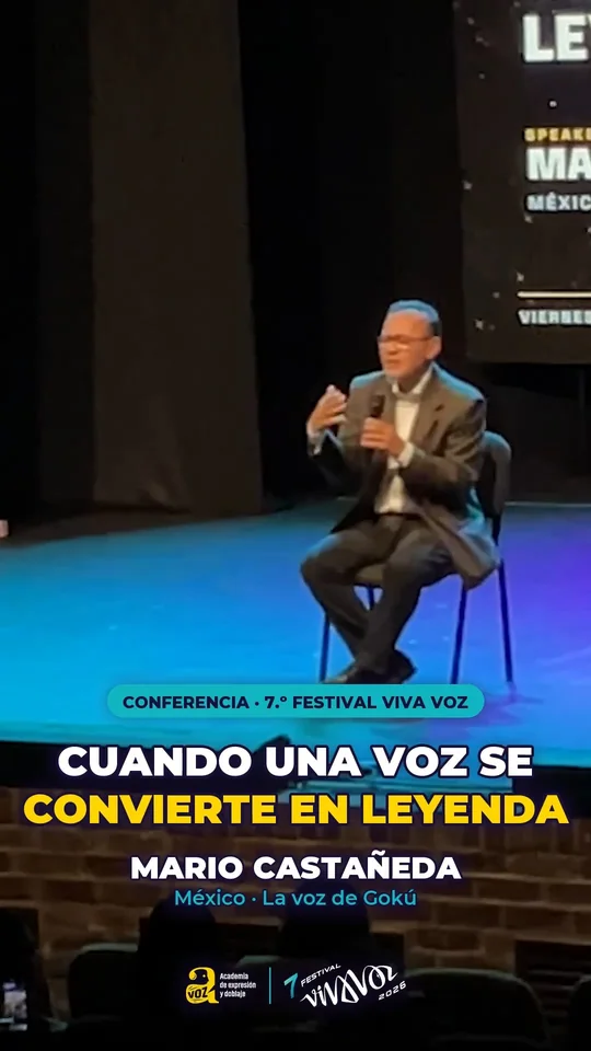 Mario Castañeda en la conferencia Cuando una voz se convierte en leyenda